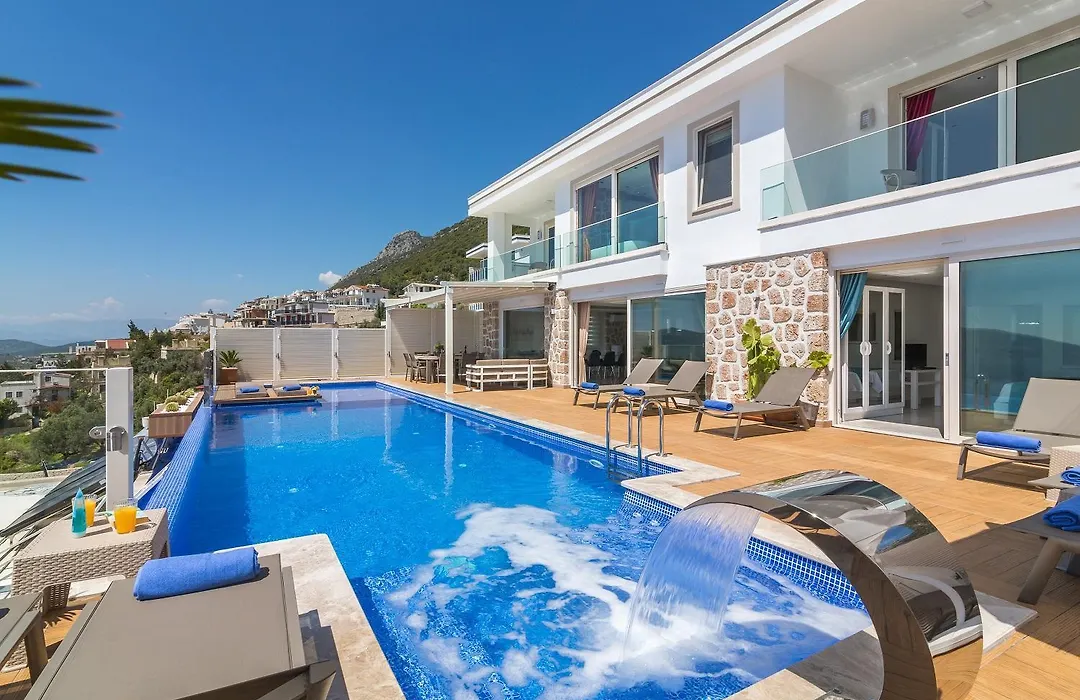 Villa La Mer Azur-1